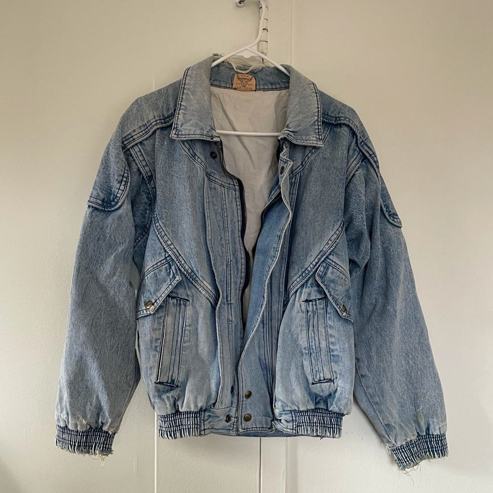 Distressed Vintage Denim Jacket
Size S-M-L (depending on the fit)